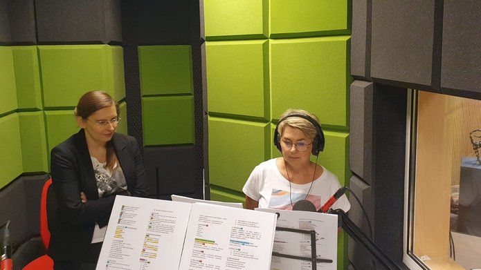 kadr z nagrania w studiu radiowym